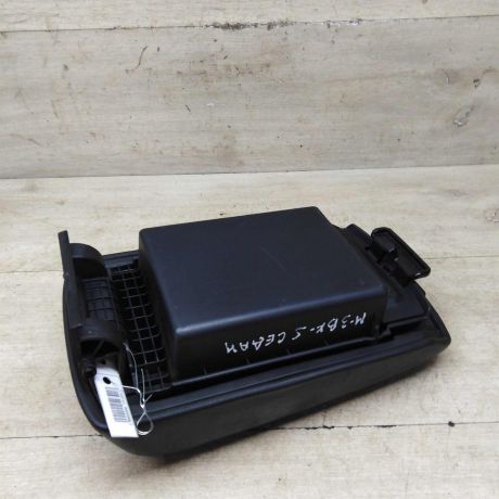 podlokotnik-mazda-3-bk-art-85411-big-4