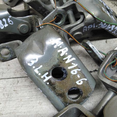 petlia-dveri-nissan-almera-n16-art-87465-big-0