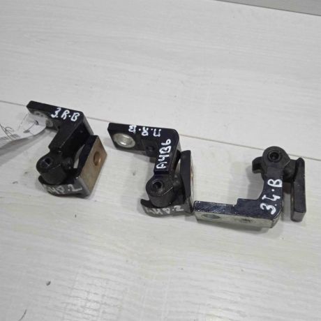 petlia-dveri-verxniaia-audi-a4-b6-art-87862-big-2