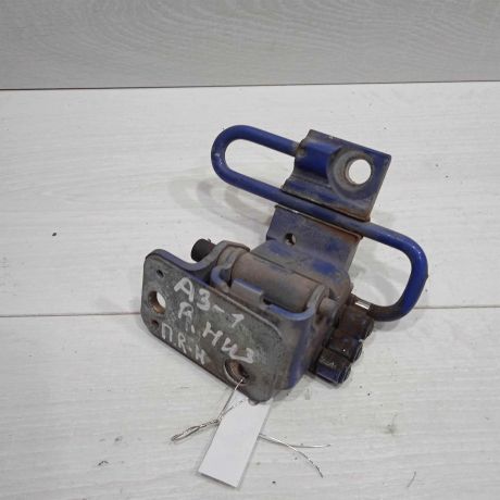 petlia-dveri-pravaia-nizniaia-audi-a3-8l-art-87872-big-4