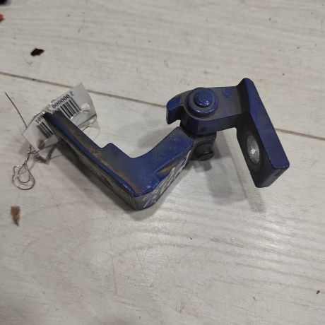 petlia-dveri-pravaia-verxniaia-audi-a3-8l-art-87930-big-2