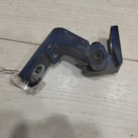 petlia-dveri-pravaia-verxniaia-audi-a3-8l-art-87930-big-1