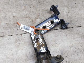 petlia-dveri-peredniaia-levaia-mitsubishi-space-wagon-iii-art-89240