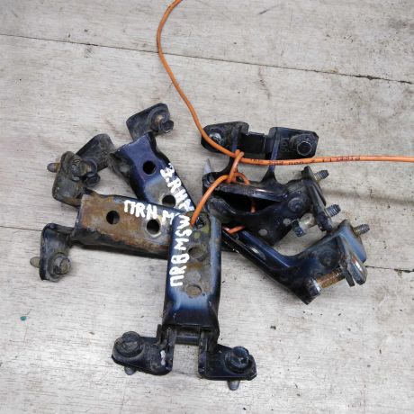 petlia-dveri-mitsubishi-space-wagon-iii-art-89260-big-0