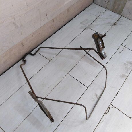 kreplenie-zapasnogo-kolesa-mitsubishi-space-wagon-iii-art-89283-big-2