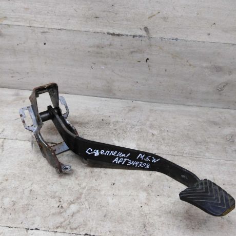 pedal-scepleniia-mitsubishi-space-wagon-iii-restailing-art-89329-big-0