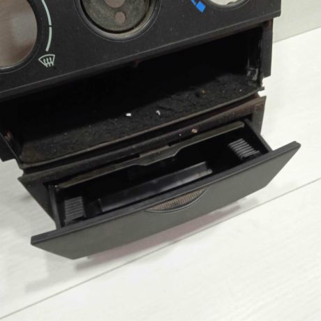 ramka-magnitoly-pepelnica-knopka-avariinoi-signalizacii-toyota-corolla-ix-e120-e130-art-89435-big-1