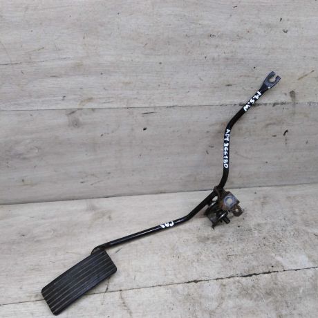 pedal-gaza-mitsubishi-space-wagon-iii-art-89468-big-0