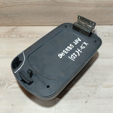 podlokotnik-hyundai-elantra-iii-art-89605-big-1