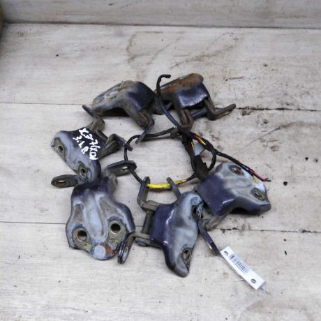 petlia-dveri-hyundai-elantra-iii-art-89683-big-0