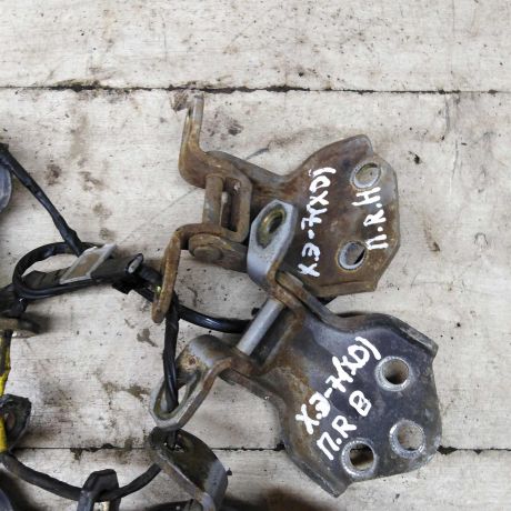 petlia-dveri-hyundai-elantra-iii-art-89683-big-2