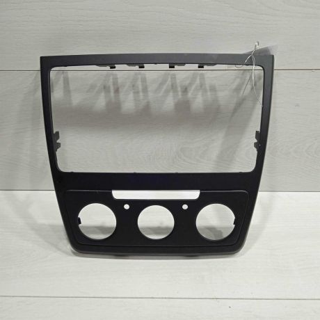 ramka-magnitoly-skoda-yeti-i-dorestailing-art-90811-big-0