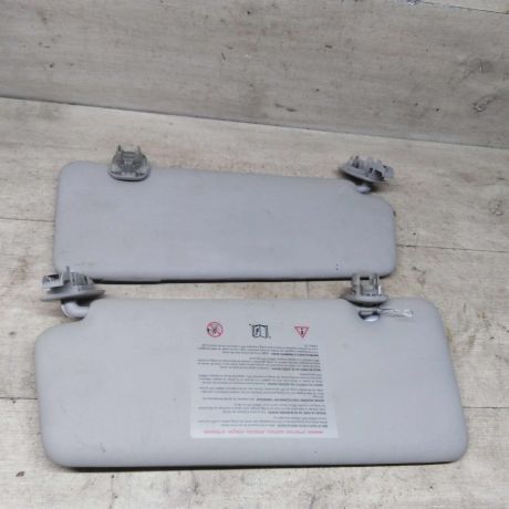 kozyrek-solncezashhitnyi-renault-megane-iii-art-92309-big-0