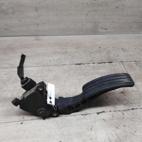 pedal-gaza-renault-megane-iii-art-92518-big-1