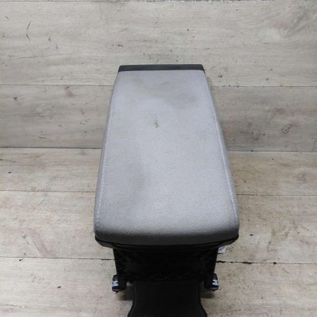 podlokotnik-volkswagen-passat-b6-art-92839-big-0