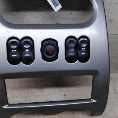 ramka-magnitoly-renault-logan-i-art-93164-big-2