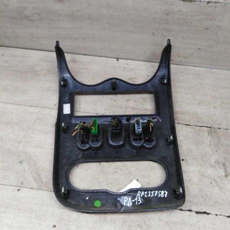 ramka-magnitoly-renault-logan-i-art-93164-big-3