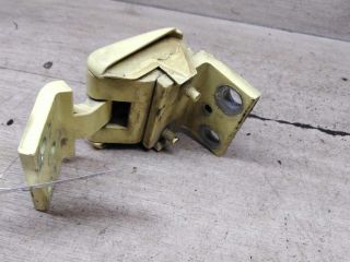 petlia-raspasnoi-dveri-zadniaia-levaia-verxniaia-peugeot-partner-i-restailing-art-96101