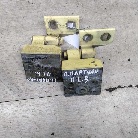 petlia-dveri-peredniaia-levaia-peugeot-partner-i-restailing-art-96103-big-3