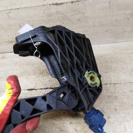 pedal-scepleniia-volkswagen-polo-5-art-96608-big-2