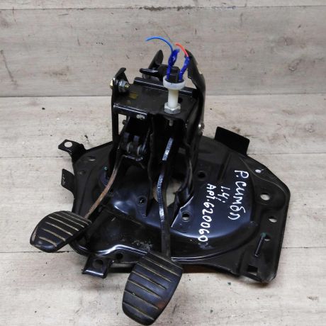 blok-pedalei-pedalnyi-uzel-renault-symbol-i-art-96740-big-0