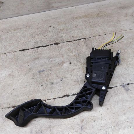 pedal-gaza-ford-focus-2-dorestailing-art-96920-big-0