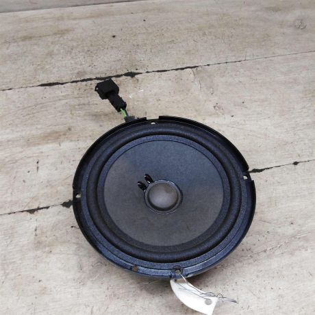 dinamik-akusticeskii-perednii-audi-a6-c6-art-97247-big-0