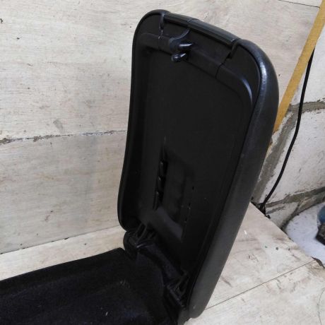 podlokotnik-mercedes-benz-c-klass-w203-art-98129-big-7