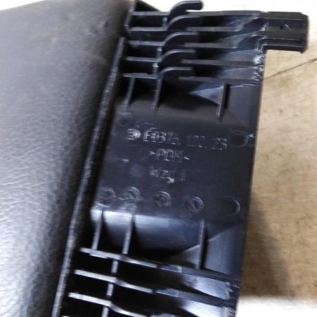 podlokotnik-mercedes-benz-c-klass-w203-art-98129-big-2