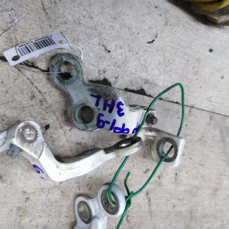 petlia-dveri-ford-focus-i-art-98306-big-0