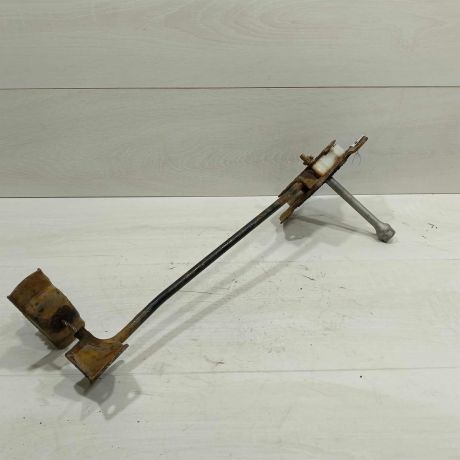 krepleniia-zapasnogo-kolesa-hyundai-santa-fe-ii-art-98641-big-0