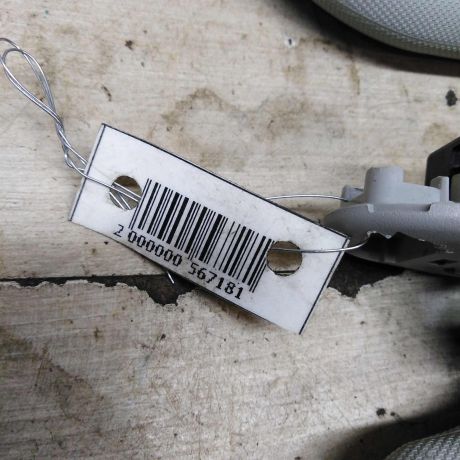 kozyrek-solncezashhitnyi-toyota-avensis-iii-art-98932-big-2