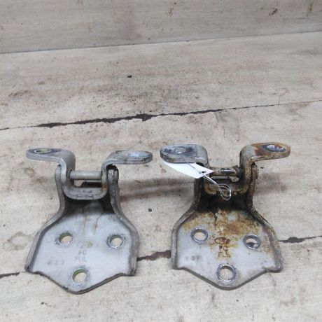 petlia-dveri-peredniaia-levaia-hyundai-matrix-art-99331-big-0