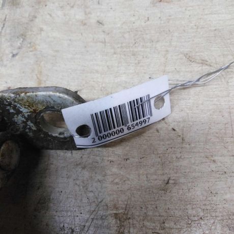 petlia-dveri-peredniaia-levaia-hyundai-matrix-art-99331-big-2