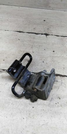 petlia-dveri-zadniaia-levaia-nizniaia-audi-a6-c5-art-100595-big-0