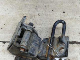 petlia-dveri-peredniaia-pravaia-nizniaia-audi-a6-c5-art-100760