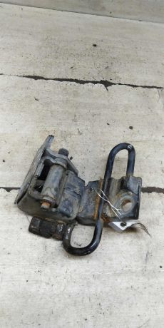 petlia-dveri-peredniaia-pravaia-nizniaia-audi-a6-c5-art-100760-big-0