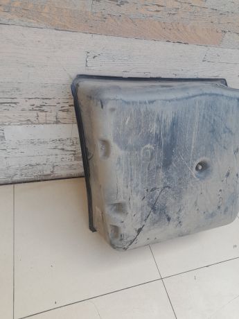 nisa-zapasnogo-kolesa-koryto-audi-100-c4-audi-a6-c4-art-100811-big-3