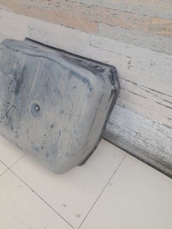 nisa-zapasnogo-kolesa-koryto-audi-100-c4-audi-a6-c4-art-100811-big-2