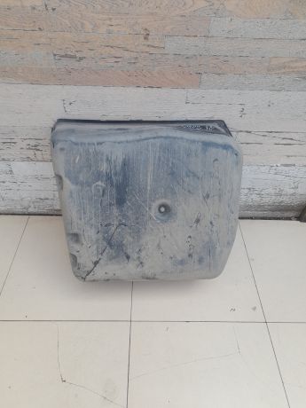 nisa-zapasnogo-kolesa-koryto-audi-100-c4-audi-a6-c4-art-100811-big-0