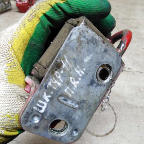 petlia-dveri-peredniaia-pravaia-nizniaia-skoda-octavia-i-a4-art-100831-big-1