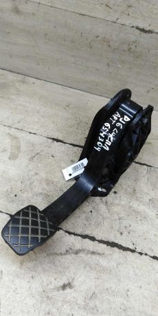 pedal-scepleniia-volkswagen-jetta-vi-art-101095-big-0