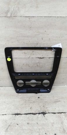 ramka-magnitoly-volkswagen-jetta-vi-art-101180-big-2