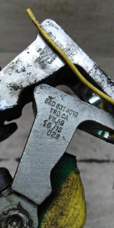 petlia-dveri-peredniaia-levaia-volkswagen-jetta-vi-art-101212-big-4