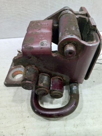 petlia-dverei-peredniaia-levaia-nizniaia-audi-a6-c5-est-liuft-art-101329-big-2