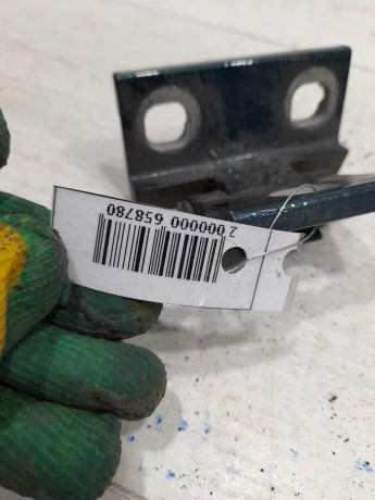 petlia-dveri-peredniaia-levaia-verxniaia-volvo-s80-art-101725-big-3