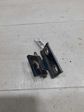 petlia-dveri-peredniaia-levaia-nizniaia-volvo-s80-art-101726-big-0