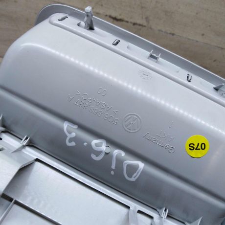 ocecnik-plafon-salona-volkswagen-jetta-vi-art-101768-big-2