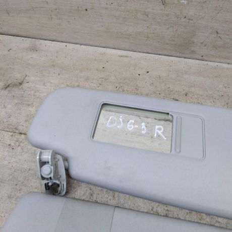 kozyrek-solncezashhitnyi-volkswagen-jetta-vi-art-101819-big-2