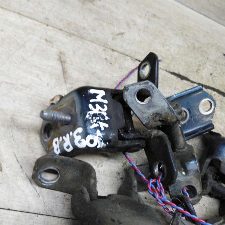 petlia-dveri-mazda-3-bk-art-102001-big-2